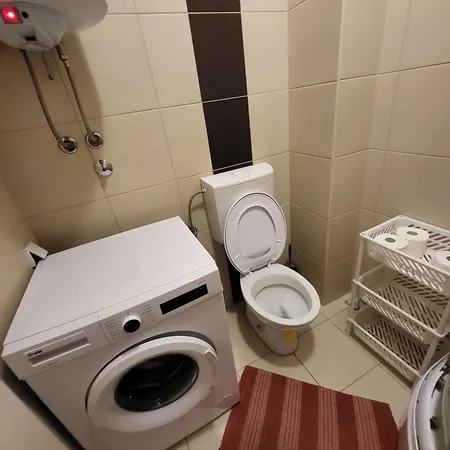 Stan Na Dan Prnjavor, Gajba U Centru Apartmán