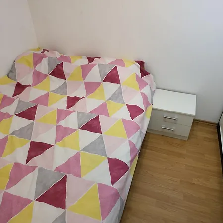 Stan Na Dan Prnjavor, Gajba U Centru Prnjavor