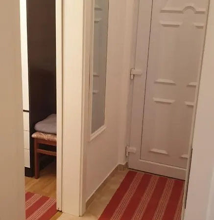 شقة Stan Na Dan Prnjavor, Gajba U Centru Prnjavor (Republika Srpska)